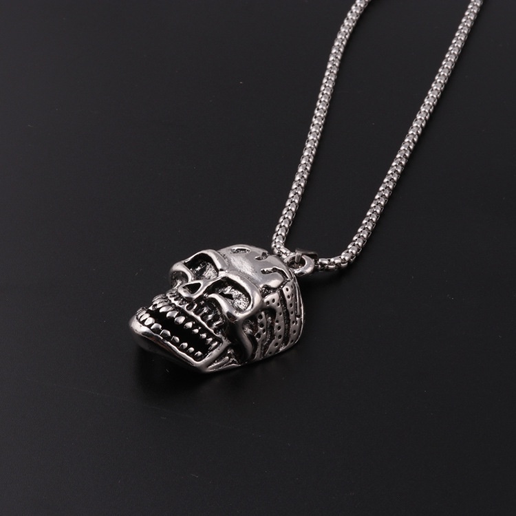 Kalung Liontin Kepala Tengkorak Cakar magic Bahan alloy Gaya retro punk Eropa Amerika Untuk Pria