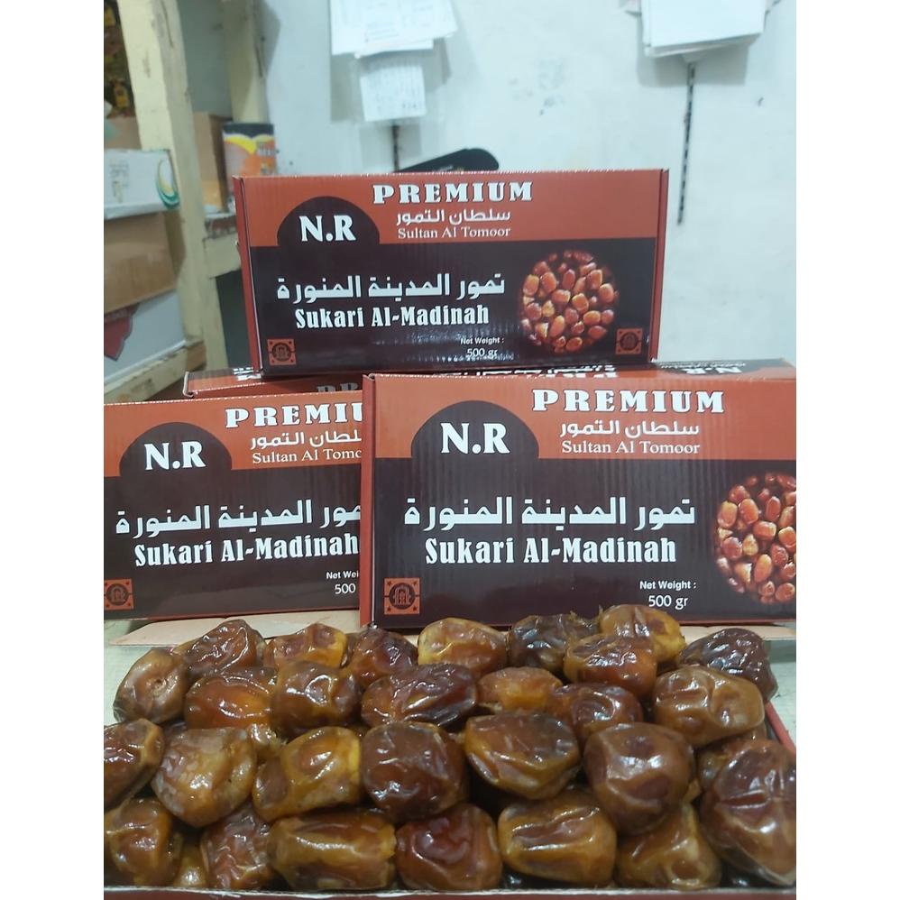 

Kurma Sukari 1 Kg( kemasan dus) Premium Timur Tengah Kurma Sukkari Original High Quality