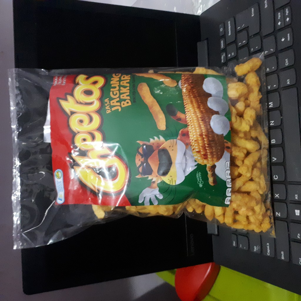 

snack cemilan kiloan / cheetos rasa jagung bakar 250gr