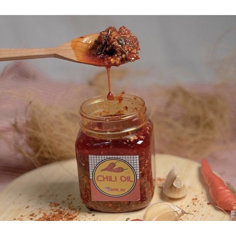 

Chili Oil Dapoer Nely 200ml (kemasan baru)