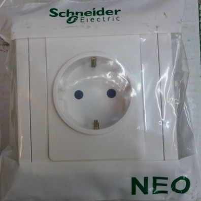 Schneider Neo Stop Kontak Putih/ Grey Silver
