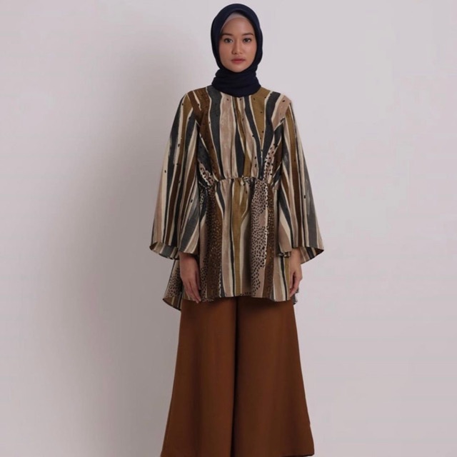NEW livy top tiramisu size S kamiidea