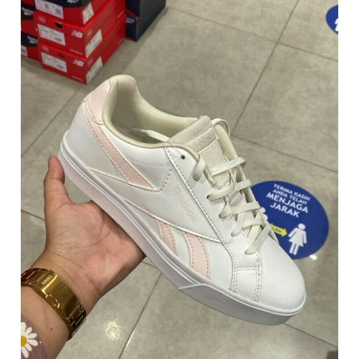 Reebok Sale / Reebok Royal Complete 3 Low Women Uk 37 / Reebok Sport Station / Reebok sepatu putih w
