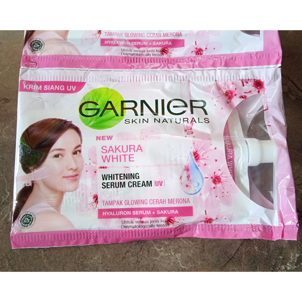 GARNIER SACHET SKIN NATURAL WHITENING CREAM