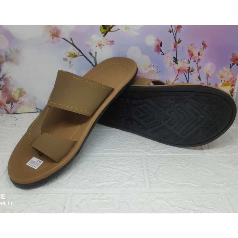 SANDAL LAKI2 Made in Tasik Malaya bahan kulit sintetis sol karet harga murah meriah 39-42