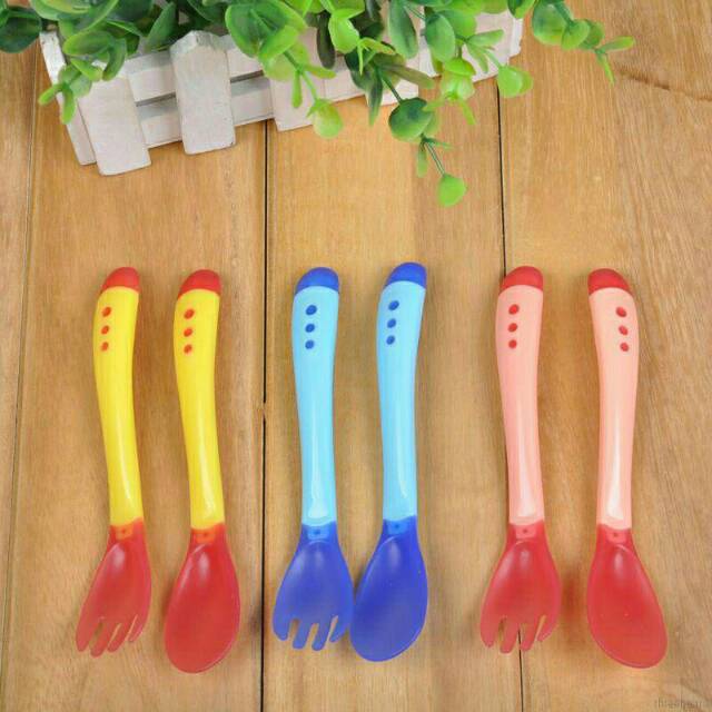 Set Sendok Makan Bayi Sensor Temperatur/Baby Safety Spoon Silicone Heart sensing