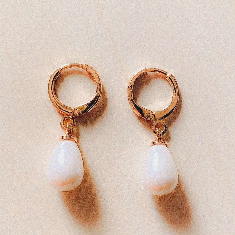 Anting Wanita Mutiara Putih Oval Gold