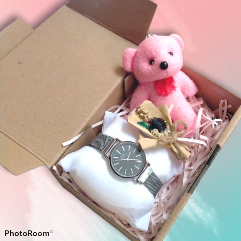 NEW HAMPERS CEWEK,KADO ULANG TAHUN WANITA, KADO JAM TANGAN WANITA,BONEKA,GIFT BOX CEWEK