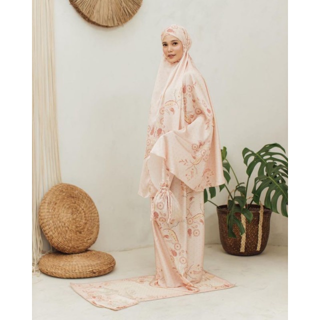 Tulip Prayer Set  by Wearing Klamby in Cherry Blossom