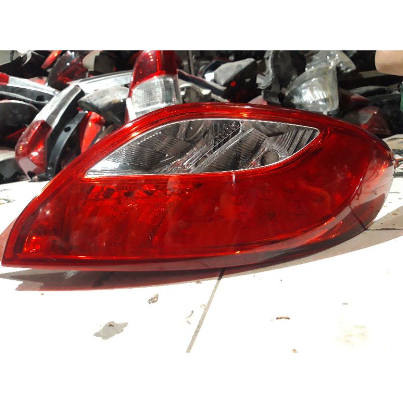 stoplamp Mazda 2 2010 kanan