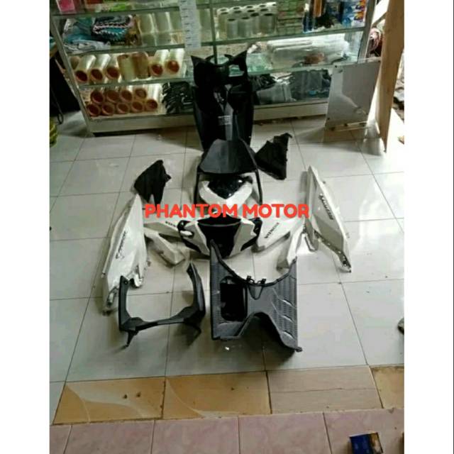 FULLBODY HALUS KASAR VARIO 125 150 LED 2016-2017 PUTIH