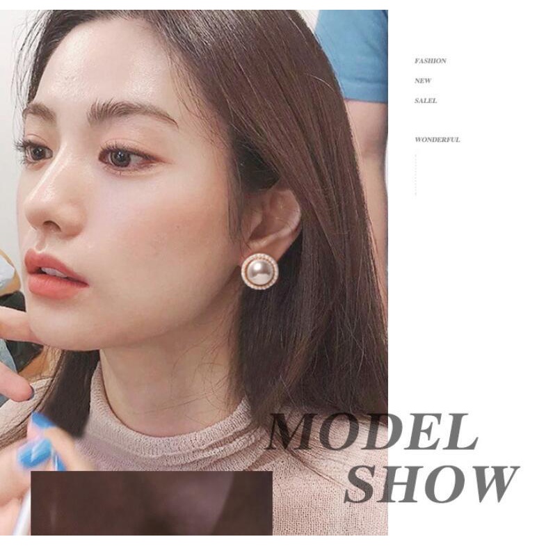 925 jarum perak retro gaya pengadilan Hepburn gaya Bersih merah elegan putaran kancing manis Chanel