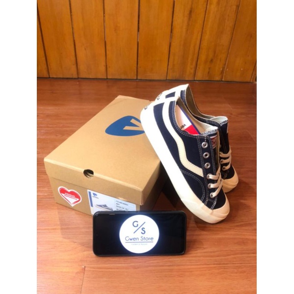 Ventela Public Low Navy BNIB - Sepatu Sneakers