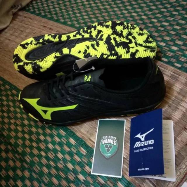 Sepatu Futsal Mizuno Basara 103 Sala - Black Safety Yellow