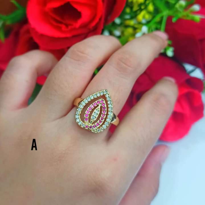 Cincin Dewasa Permata Zircon Gold Perhiasan Wanita Limited edition (COD)