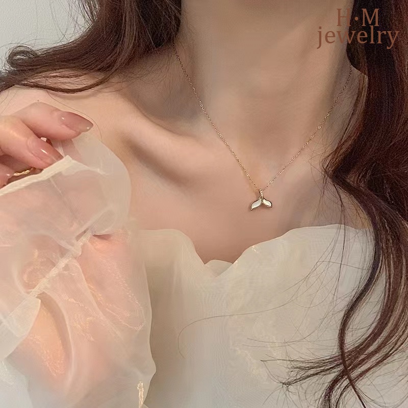 Kalung Rantai Clavicle Desain Ekor Ikan Besar Mewah Ringan Untuk Wanita 2022