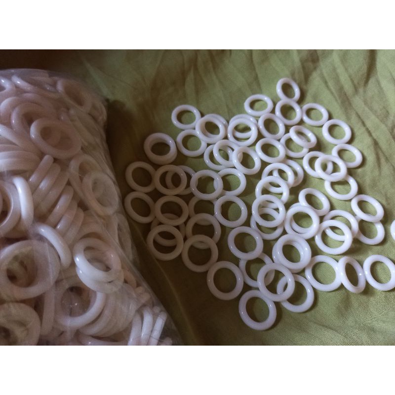 100 pcs ring plastik rajut  2cm