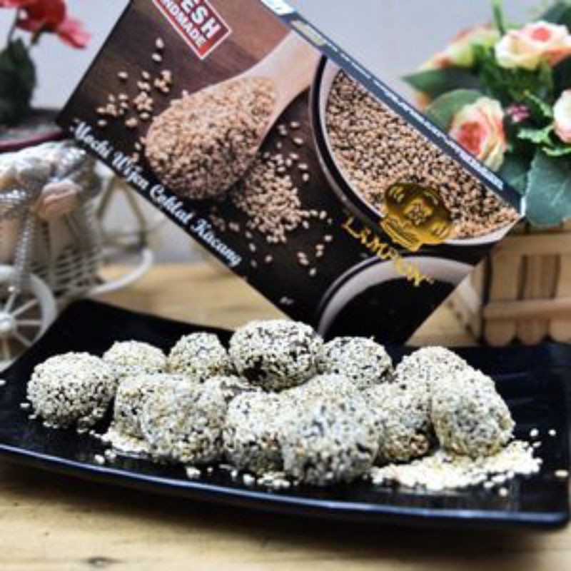 

mochi wijen isi coklat kacang