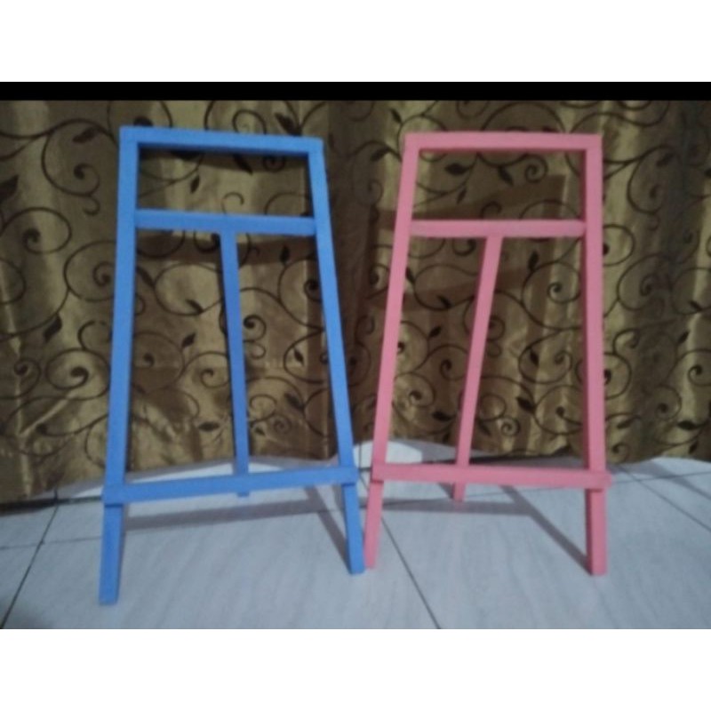 

Kaki/penyanggah buat papan tulis