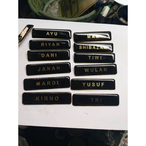 

etching nametag / nama dada bahan kuningan tanpa logo