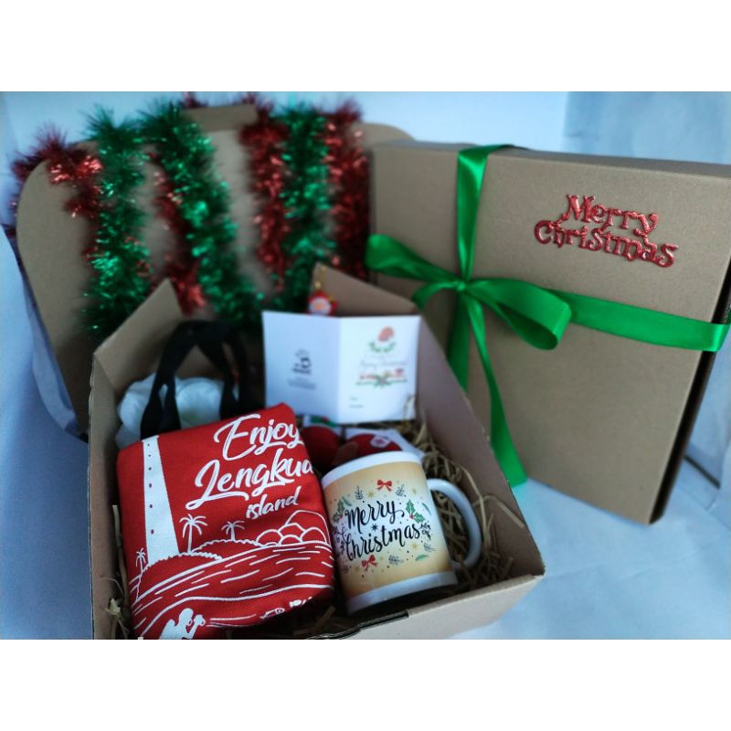 

hampers natal mug totebag