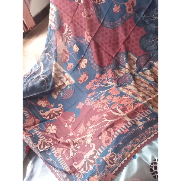 blind sale scraf wearing klamby