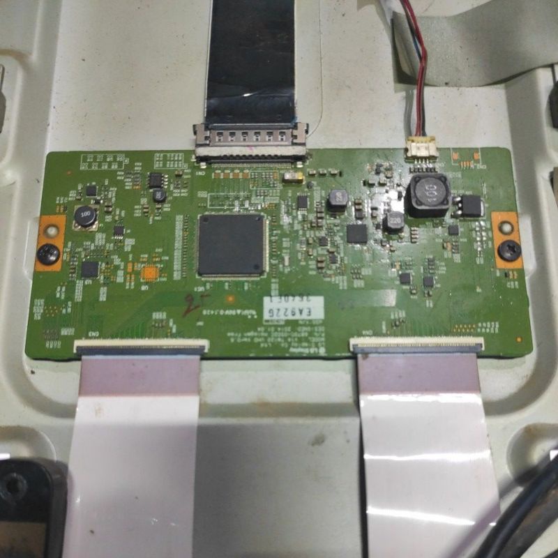 TCON LAYAR TV LED LG 42UB820T