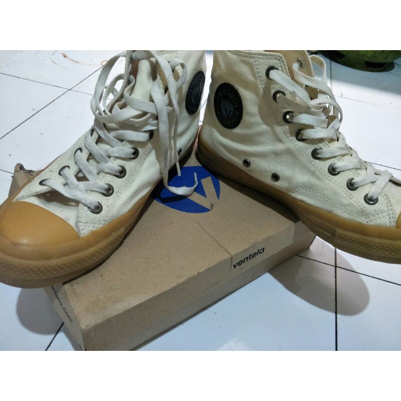 high ventela gum shoes