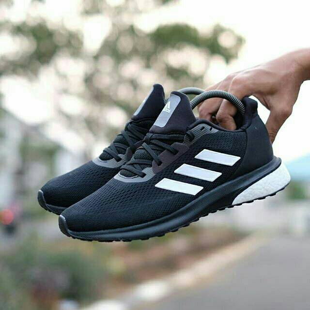 Adidas boost astrarun black white