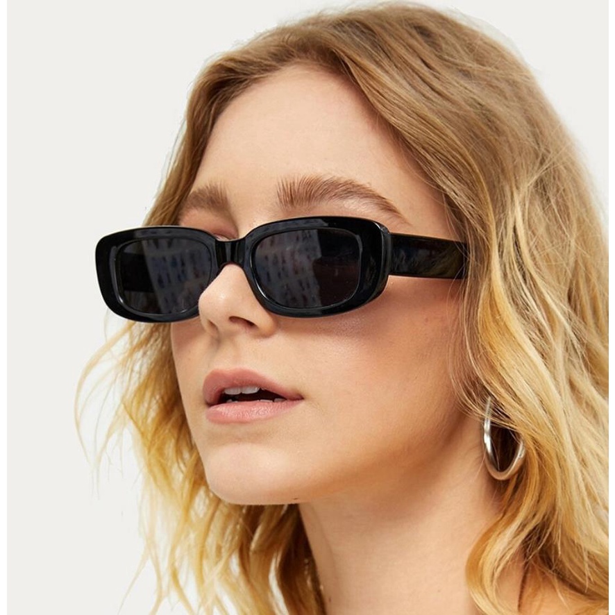 Kacamata Hitam Dengan Frame Kecil Motif Leopard Untuk Wanita