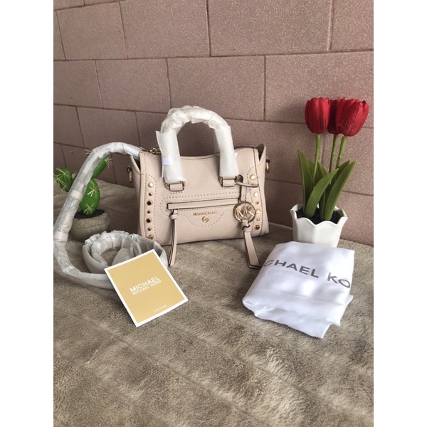 Michael Kors Carine soft pink XS XBody/sling bag