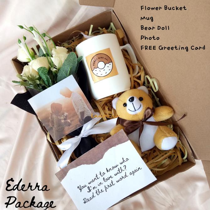 

Sale!!! Hampers Kado Valentine/Ulang Tahun/Anniversary/Wisuda Boneka+Bunga - Paling Dicari