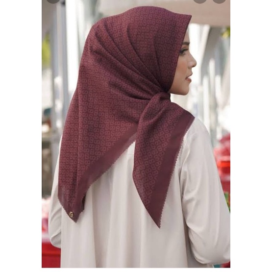 TAPIS SQUARE SPICED APPLE BUTTONSCARVES