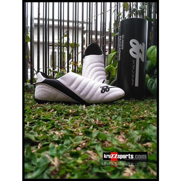 Sepatu Taekwondo Kruzzsports