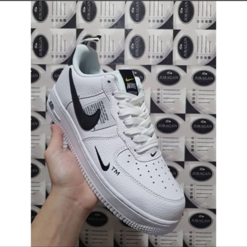 Nike Air Force 1 '07 LV8 Utility &quot;White Black&quot;