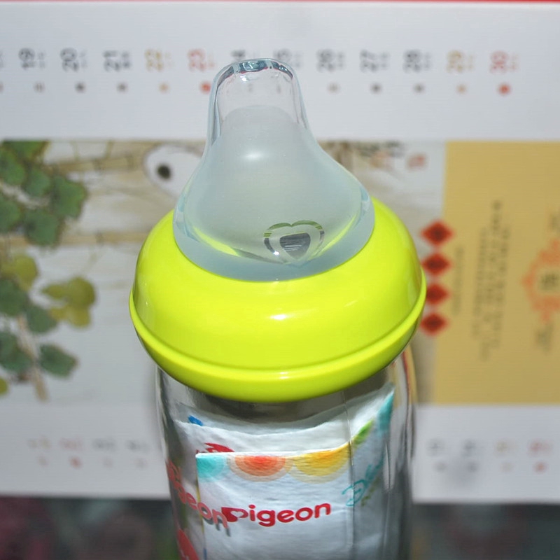 Pigeon Dot Botol Susu Model Leher Lebar Bahan Silikon Untuk Bayi Belajar Minum