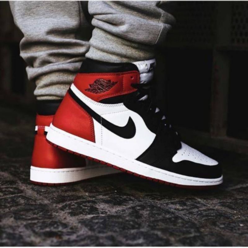 Nike Air Jordan 1 Retro High OG &quot;Black Toe&quot;