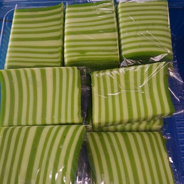 

KUE LAPIS HIJAU PANDAN