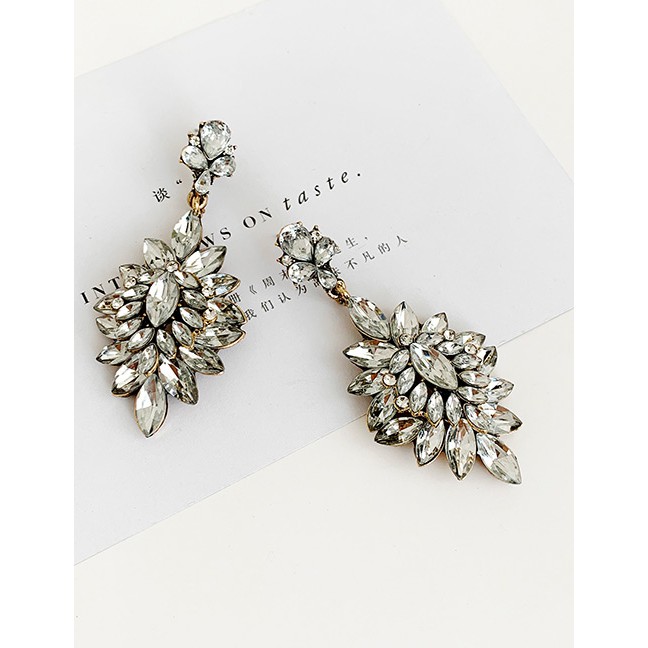 LRC Anting Tusuk Fashion White Alloy Stud Earrings In Diamond Shape D67388