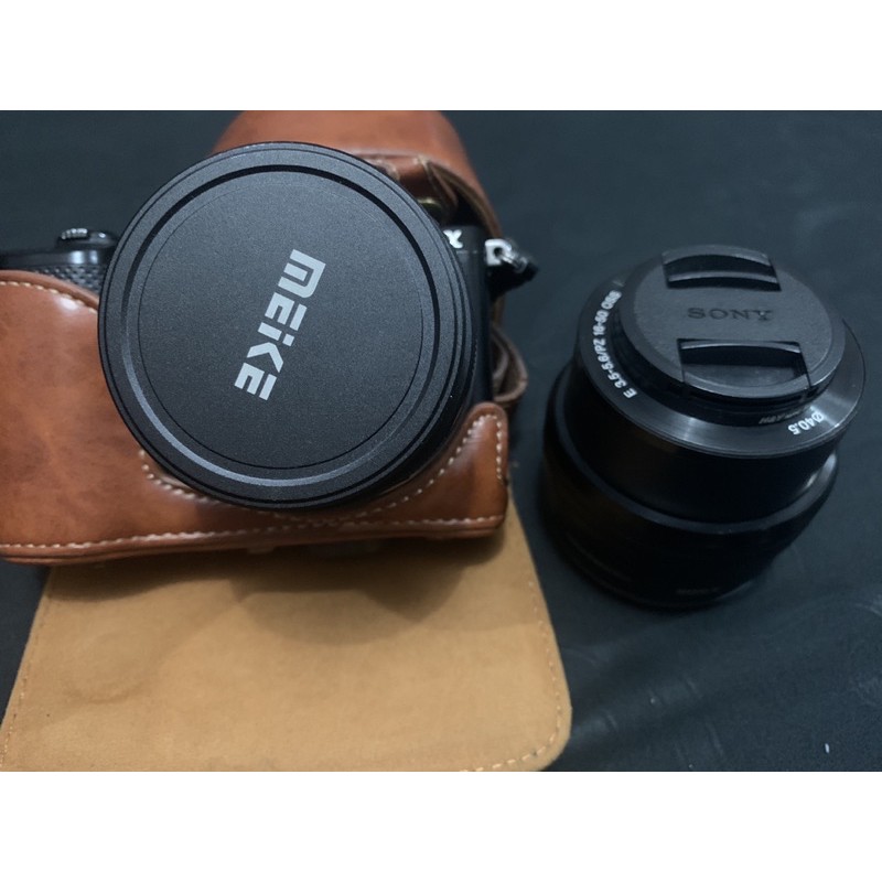 SONY A5000 (plus lensa fix merk meike)