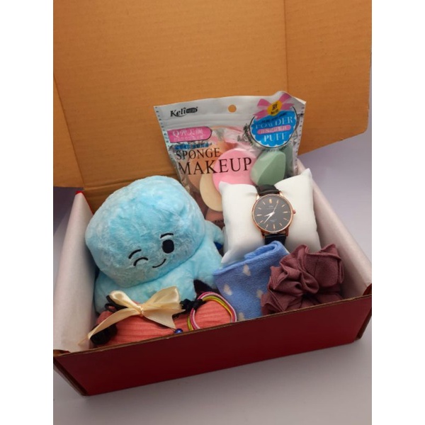 Hampers Cewek Kado Hampers Murah Boneka Gurita Bolak-Balik Hijab Pashmina Diamond Jam Tangan Keren Giftbox