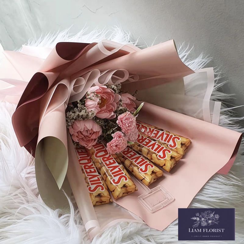 BUKET COKLAT SILVERQUEEN MIX BUNGA MAWAR ARTIFICIAL/BUKET COKLAT SNACK JAJAN/WISUDA ANNIVERSARY