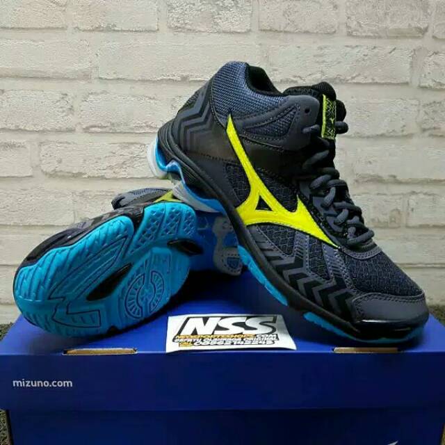 mizuno wave bolt mid