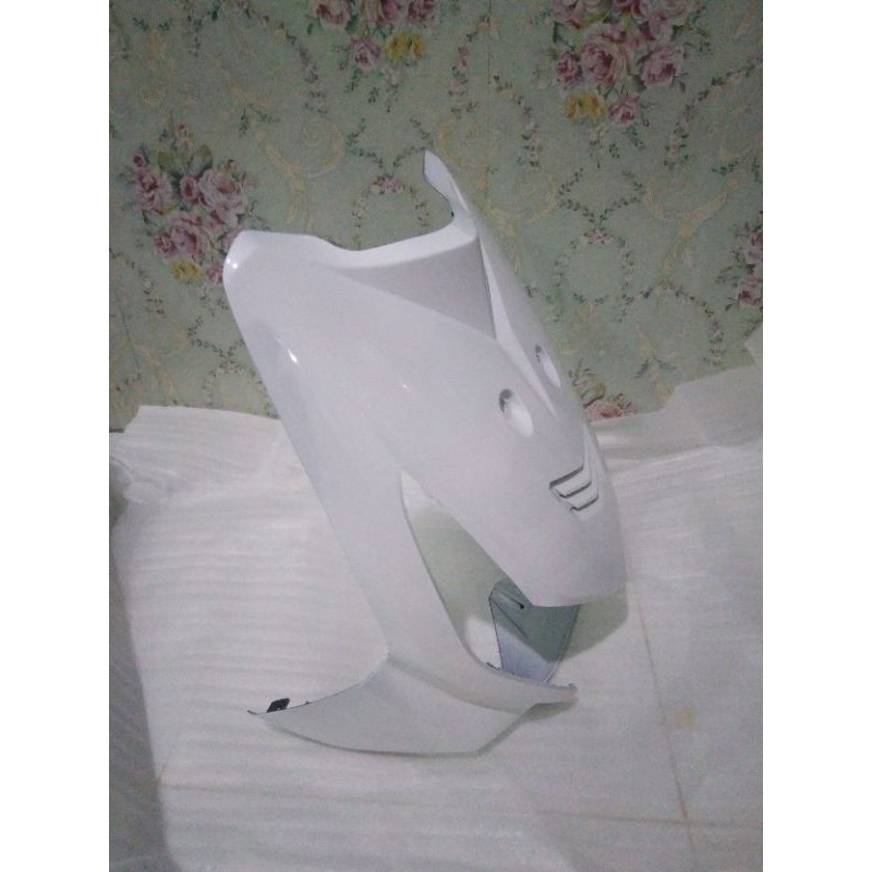 tameng depan beat karbu putih