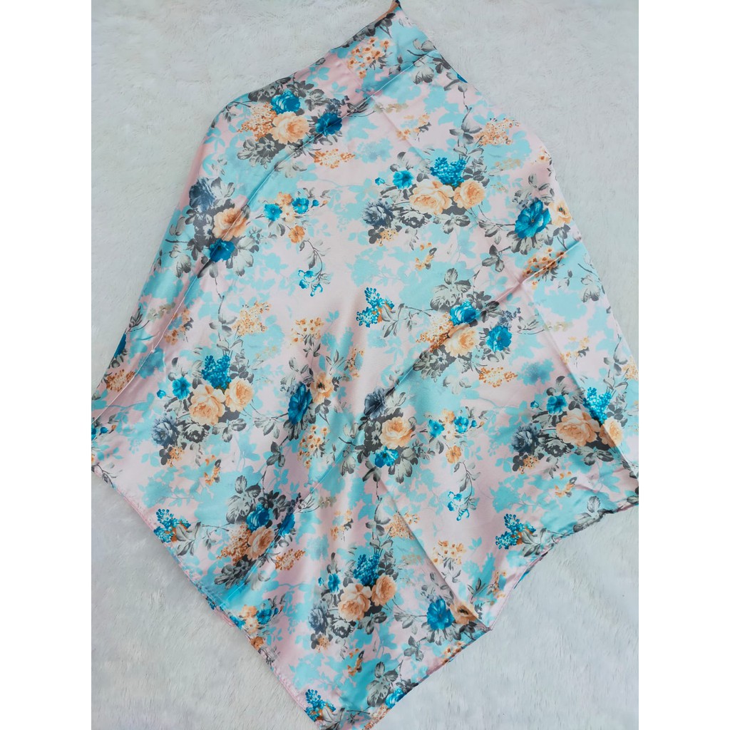 Hijab segi empat saten 110cm x 110cm Hijab motif