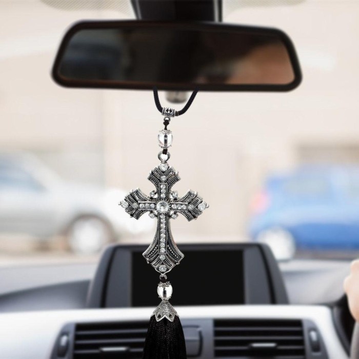 Car Crystal Cross Pendant Gantungan Depan Hiasan Pajangan Salib Spion Tengah Mobil