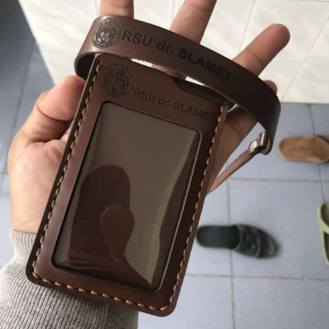 

Id card nametag kulit asli