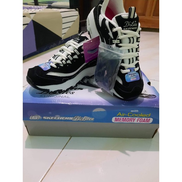 Sepatu Skechers D'Lites BNW