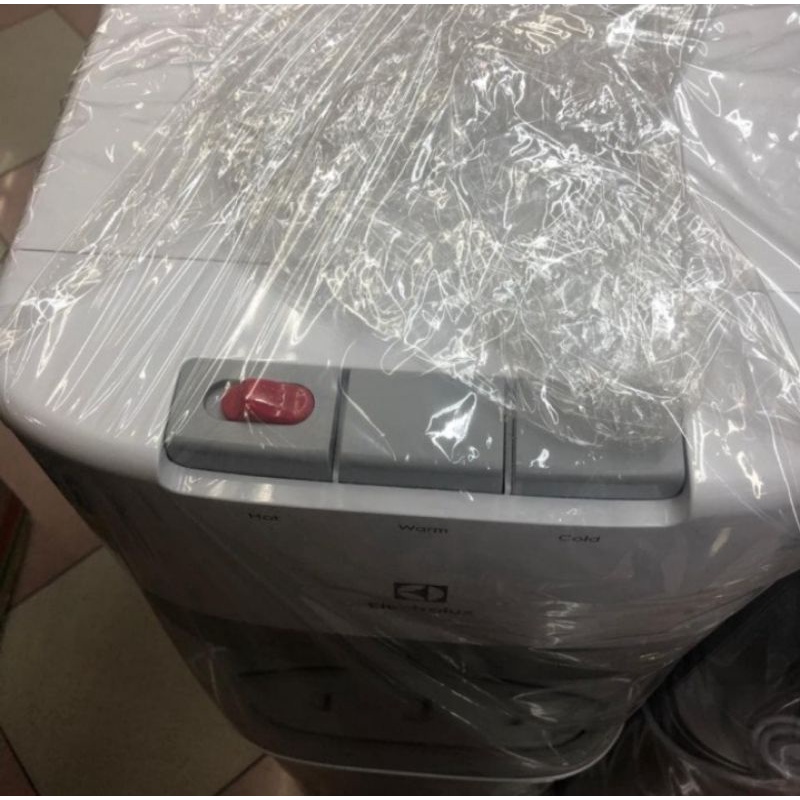 Dispenser Electrolux galon bawah EQAXF01BXWI Putih