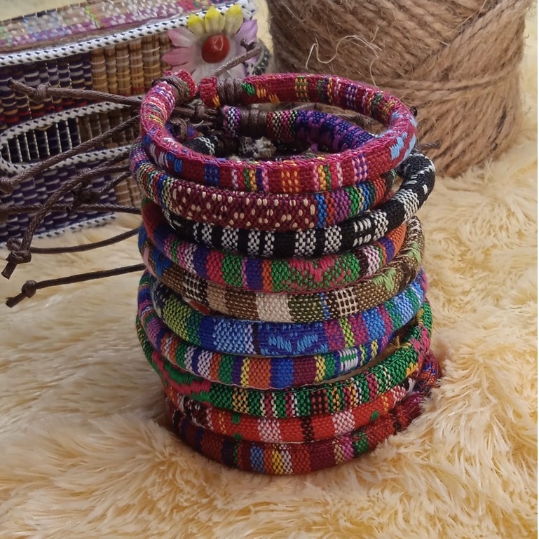 Gelang Etnik Tali Tenun